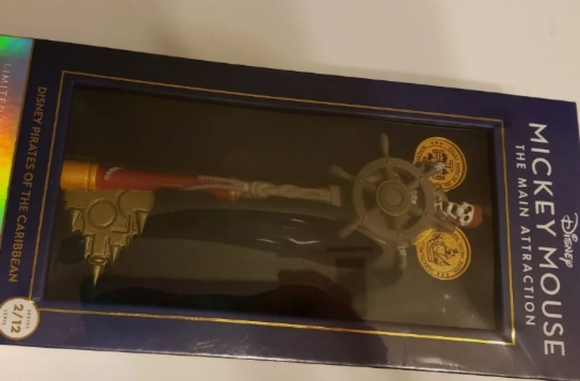 🤩 SOLD 🤩 Disney Mickey Main Attraction Pirates Key February 2/12 NIB - Picture 3 of 4